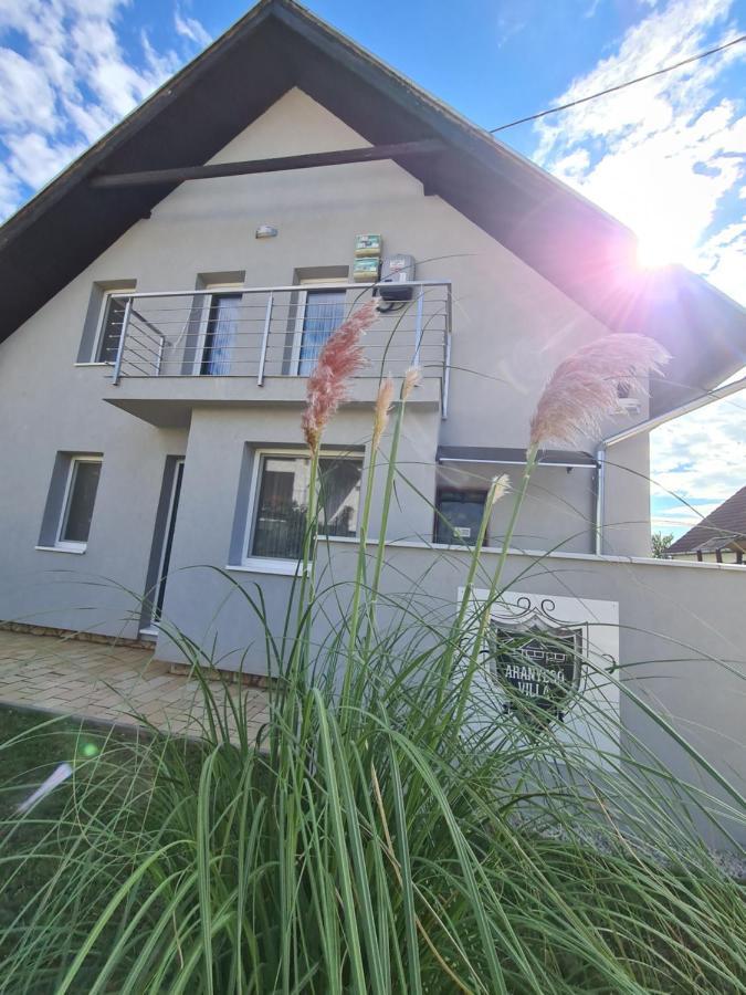 Aranyeso Apartmanhazak No.1 บาลาโตนัลมาดี ภายนอก รูปภาพ