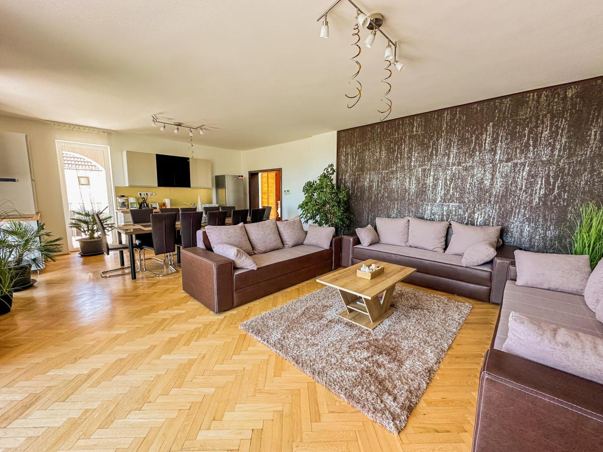 Aranyeso Apartmanhazak No.1 บาลาโตนัลมาดี ภายนอก รูปภาพ